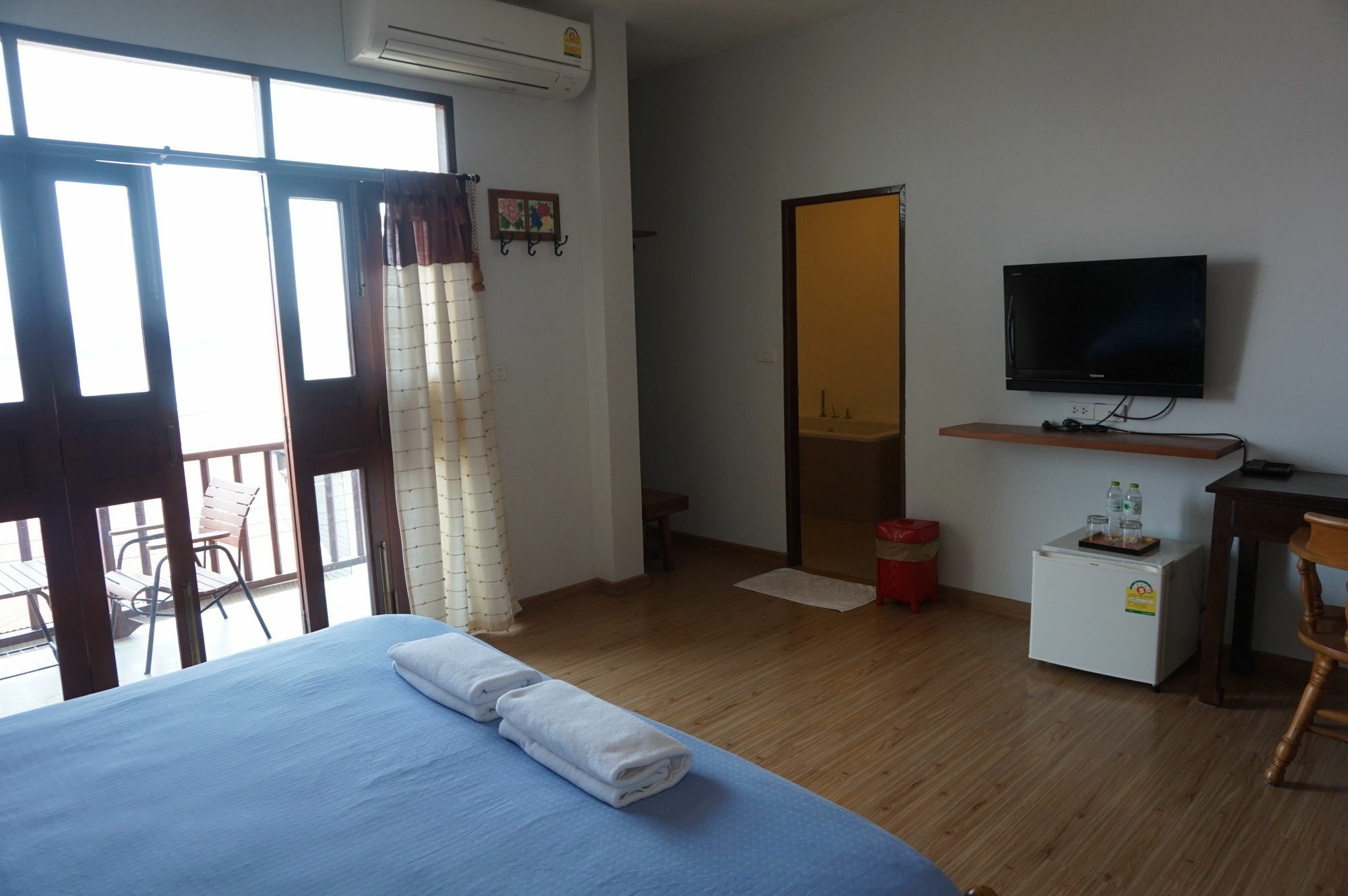 Sri Chiangkhan Hotel Чанхан Экстерьер фото